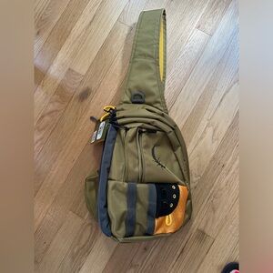White River Fly Shop Vanguard Sling Pack / Fly Fishing